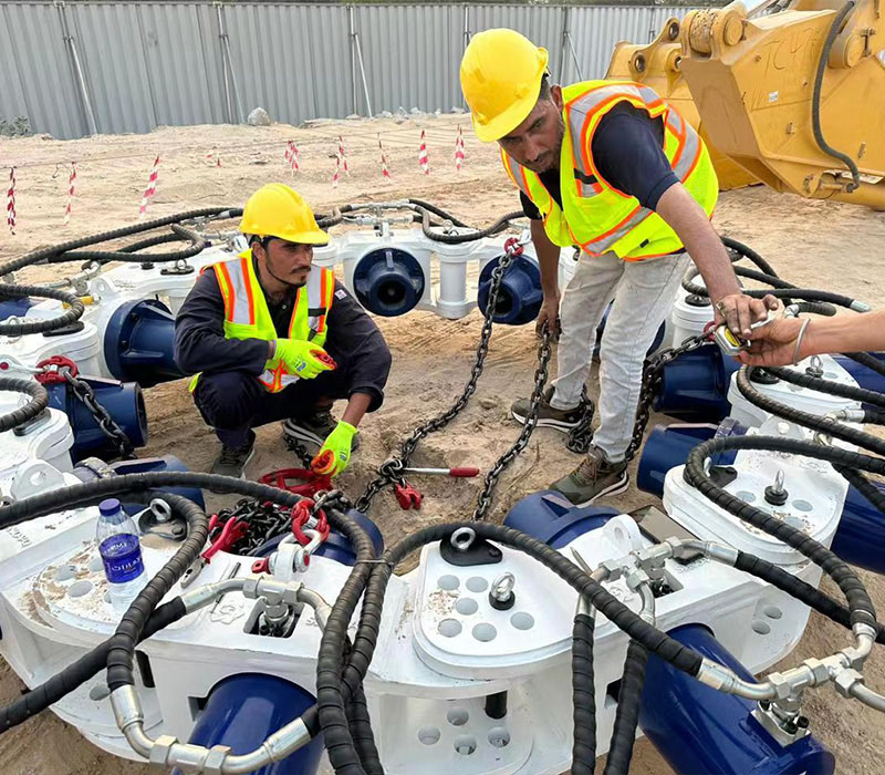 Hydraulic Pile Breaker working in Dubai