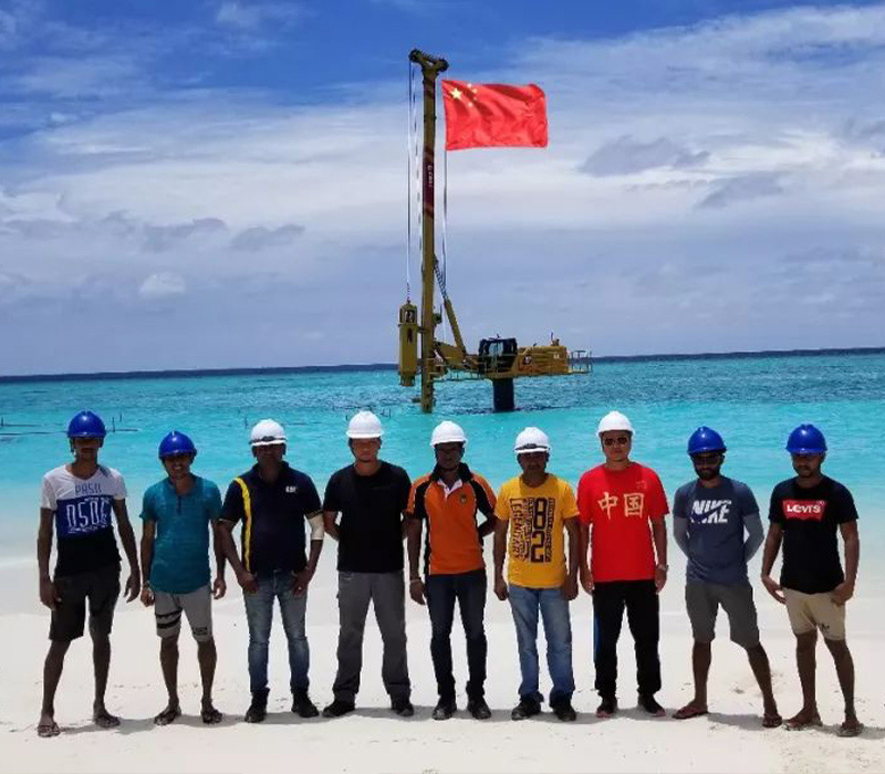 Static pressure pile driver in Maldives