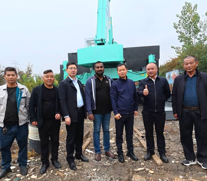 VY-series-hydraulic-static-pile-driver-in-Maldives